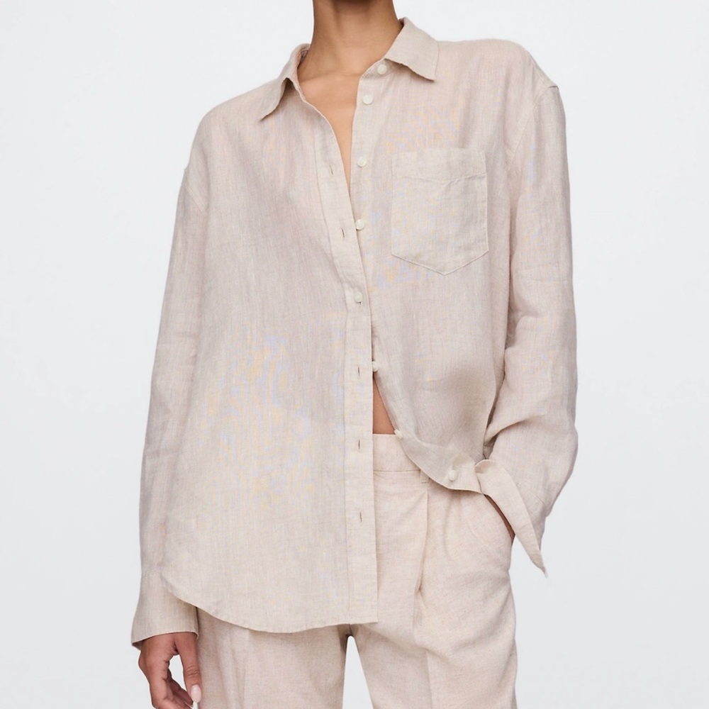 Gap Women’s 100% linen tan/Cream Button-Up Shirt